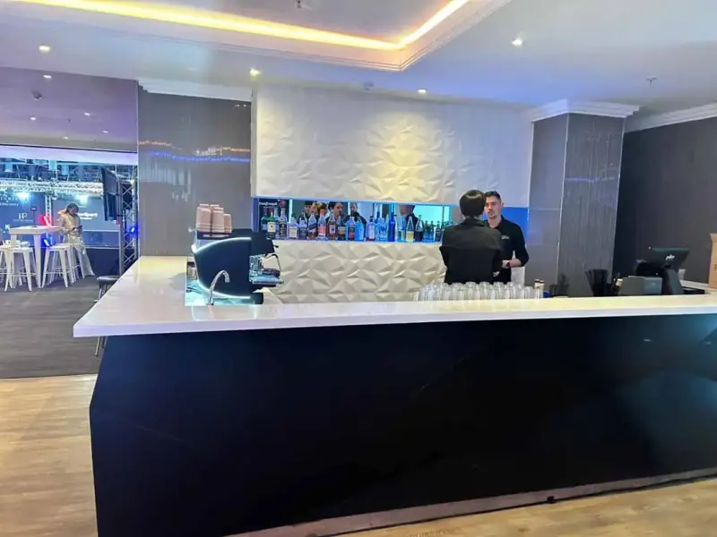 Mobile bar by Quench x Como